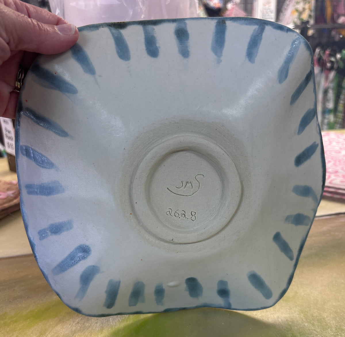  Wavy deco bowl