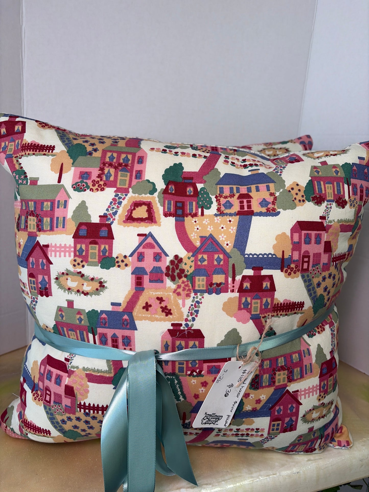 Set of 2 Throw Pillows