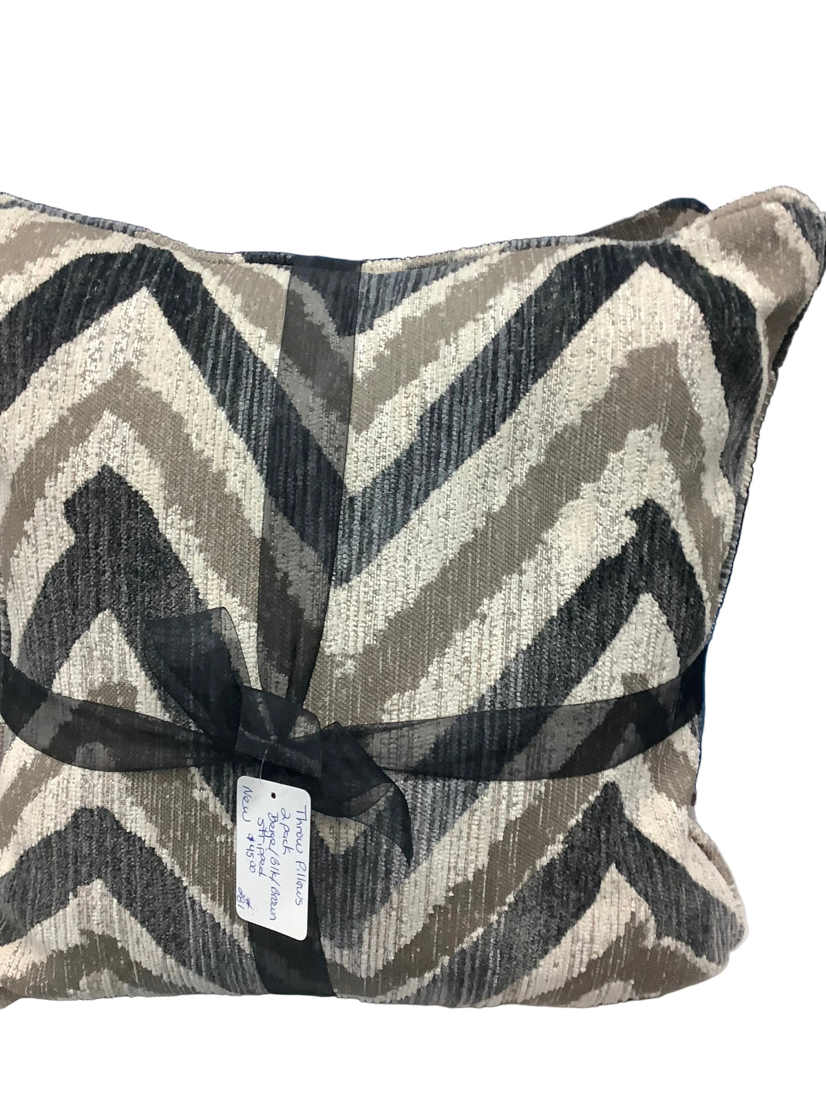 Throw pillow set