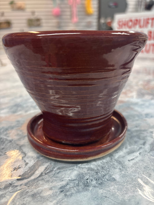 Planter with attached small tray burgundy