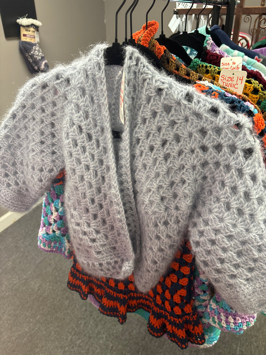 Size 10 Hexi cardi short sleeve