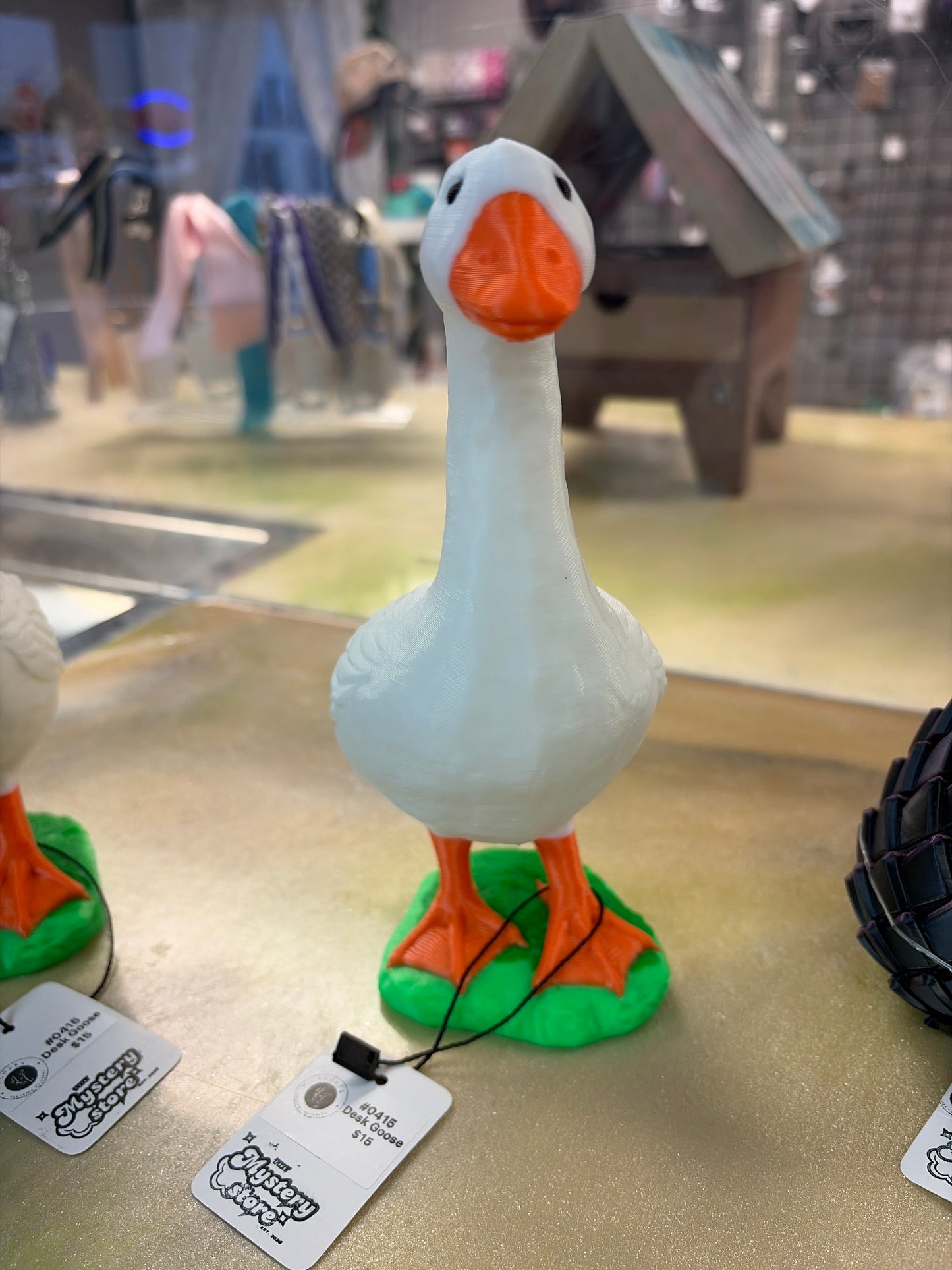 Desk goose