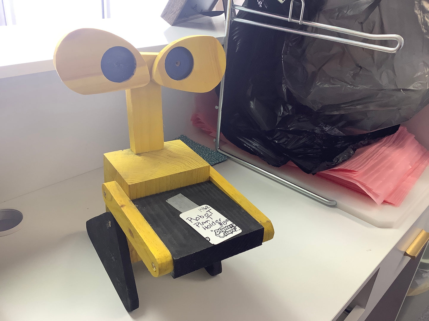 Robot plant holder