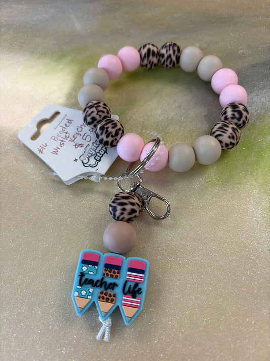 Beaded wristlet keychain