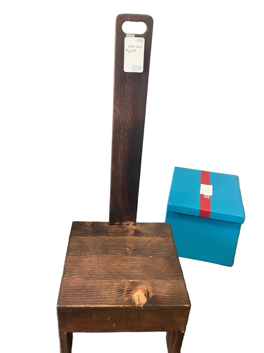 Step stool with handle