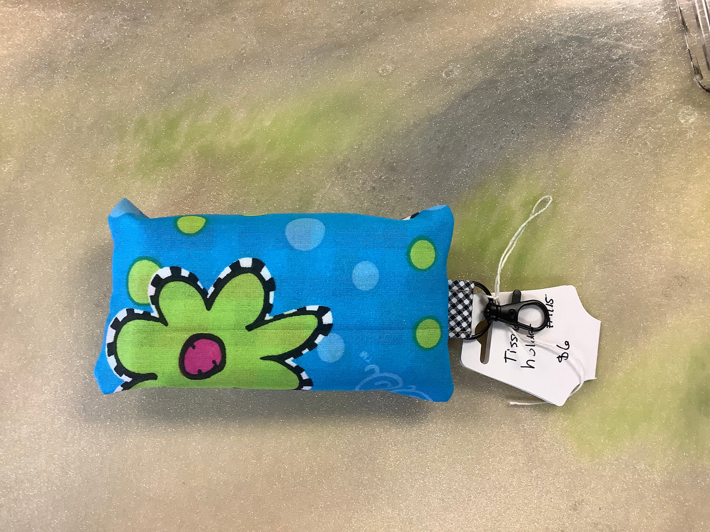 Tissue holder with clip