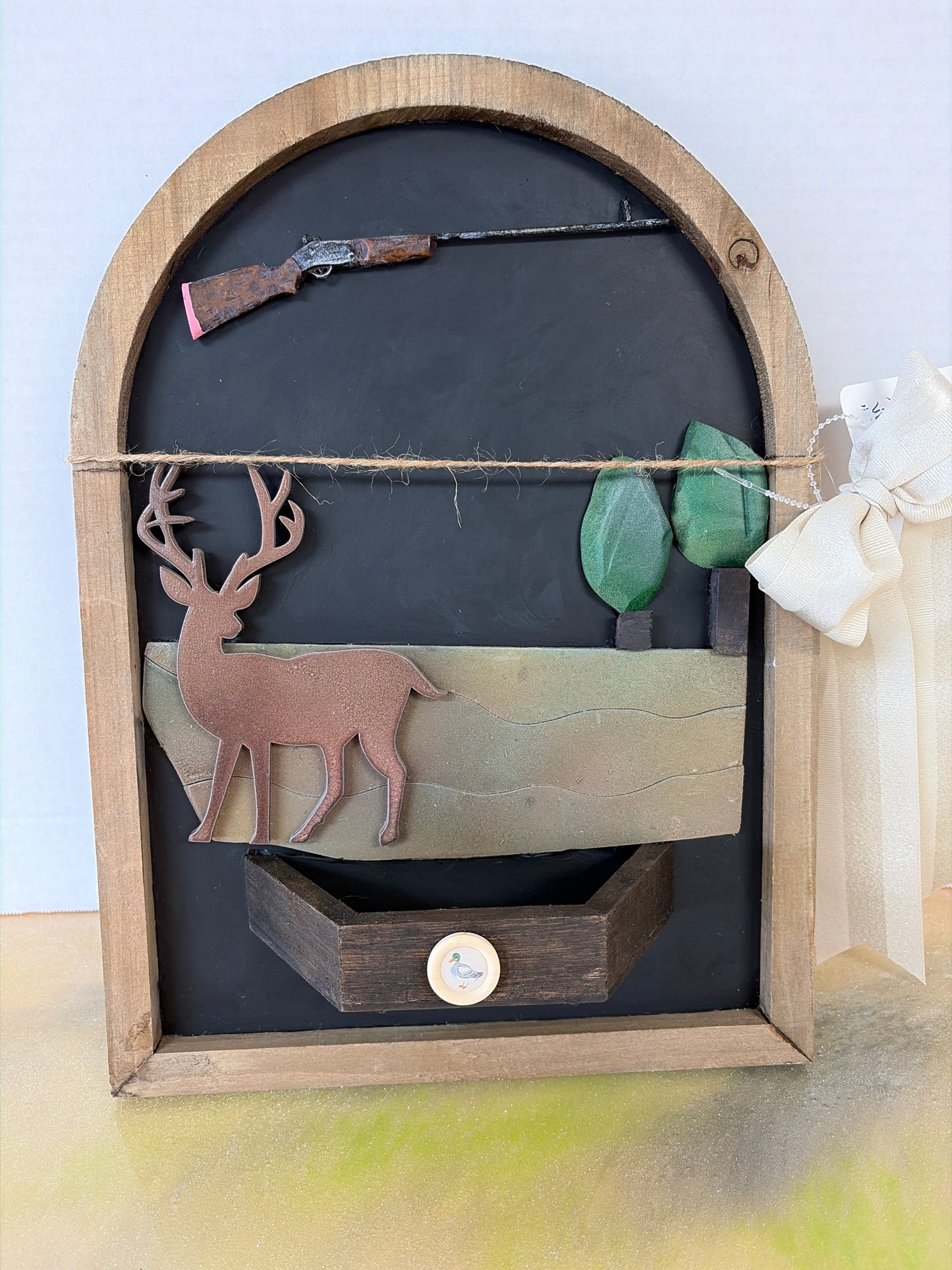 Gone hunting easel stand