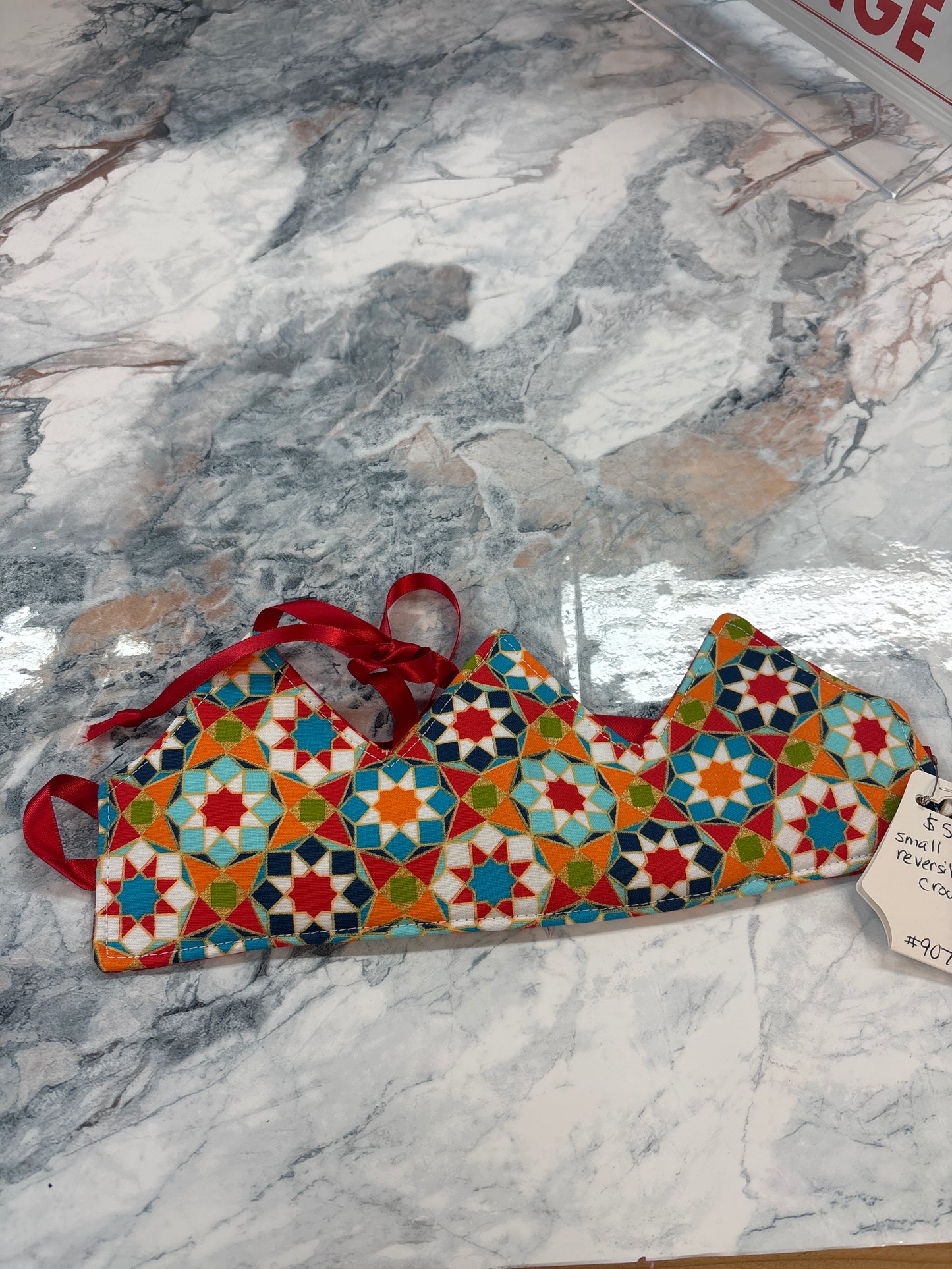 Small reversible crown