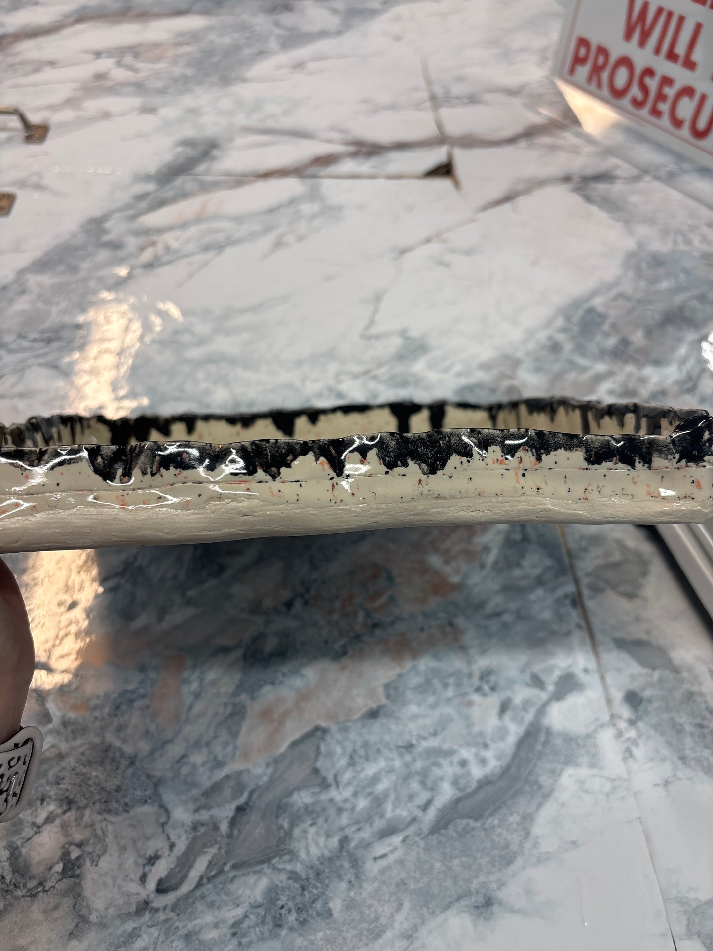 9 x 9 multi use tray vanilla with black rim