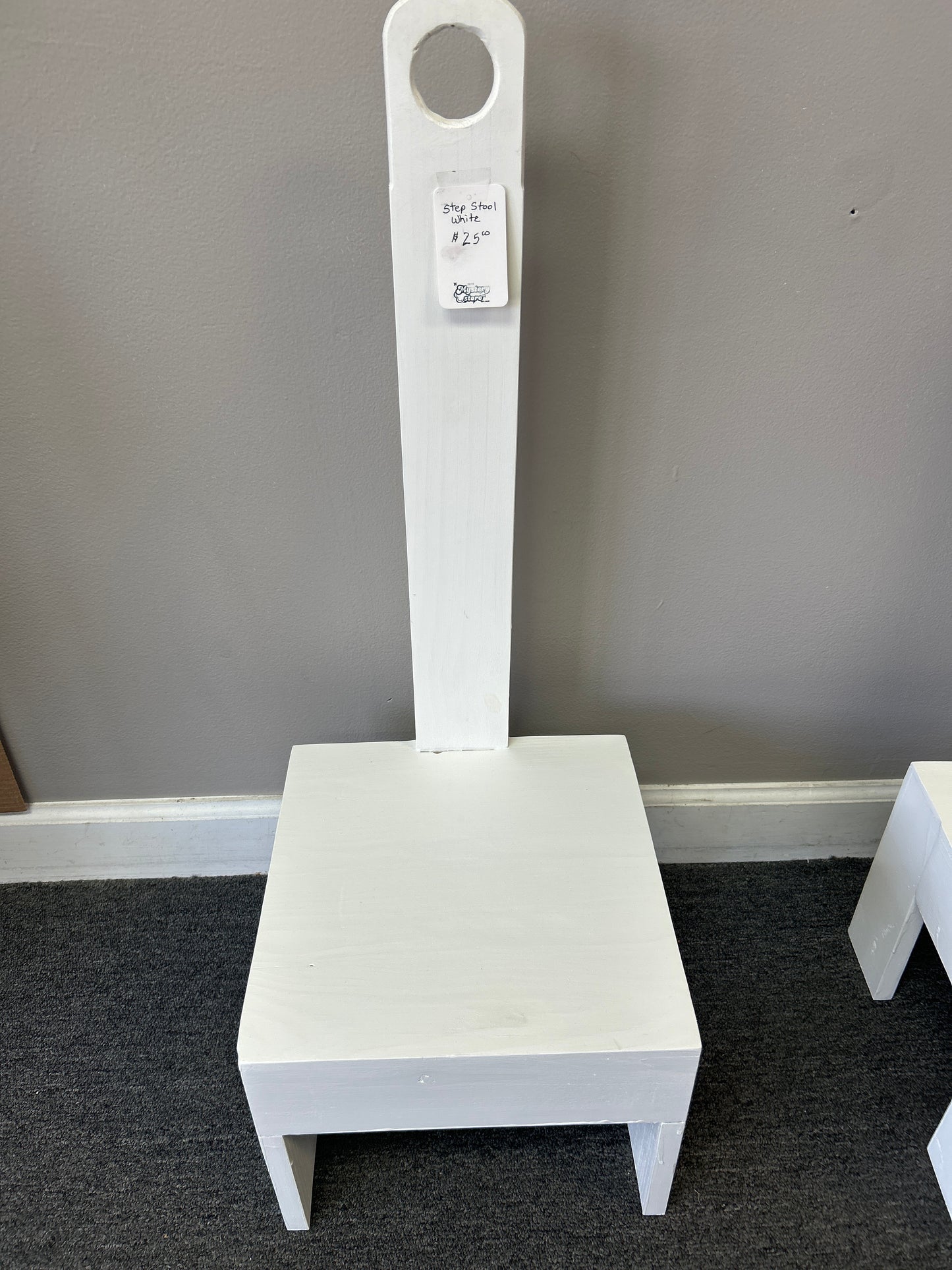 Step stool with handle